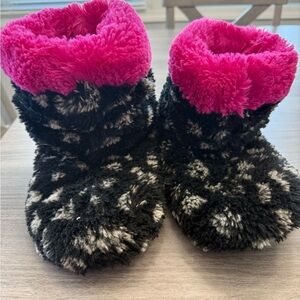 Dearfoams Black Gray Pink Slippers